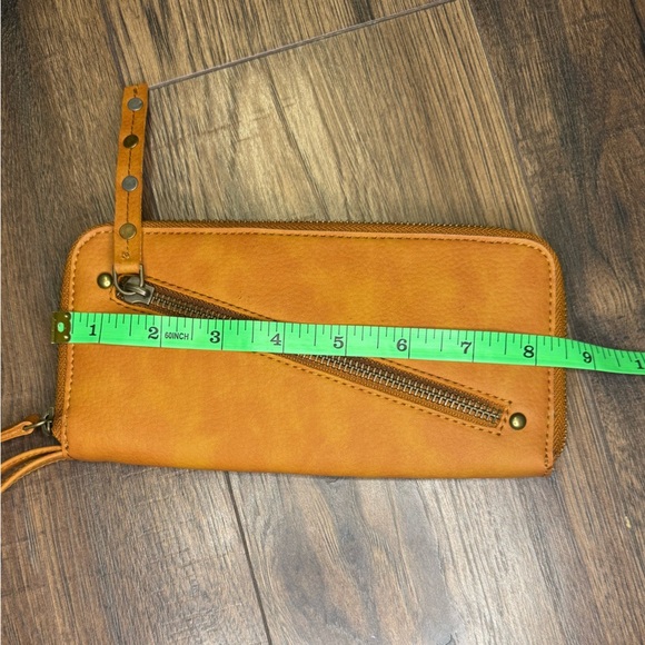 Free People Vegan Leather Brown Distressed Wallet Wristlet NWOT - Picture 6 of 8